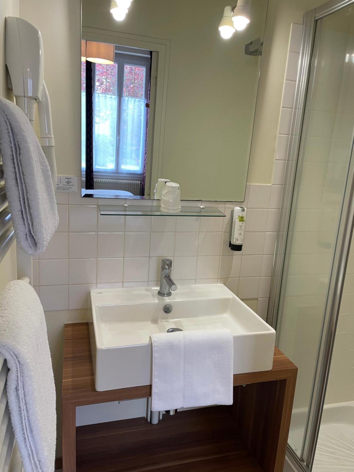 Logis Le Saint Florent Hotel 3*
